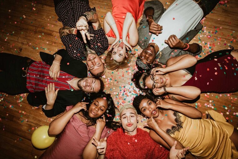 Was, wenn unsere Gäste zu gemischt sind auf der Hochzeit (jung/alt, verschiedene Kulturen)?<br />
So wird eure Hochzeit trotzdem eine Mega-Party